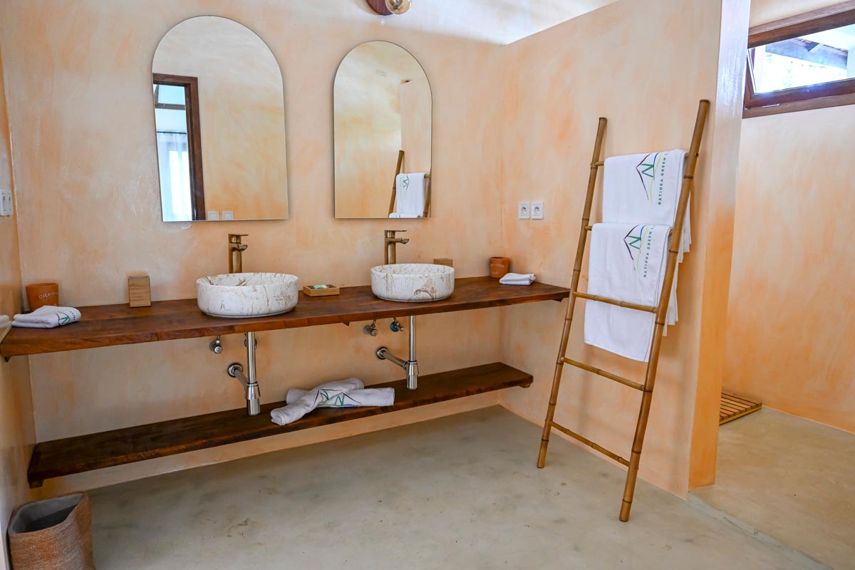 salle-de-bain-hotel-lodge-natoria-sainte-marie-madagascar